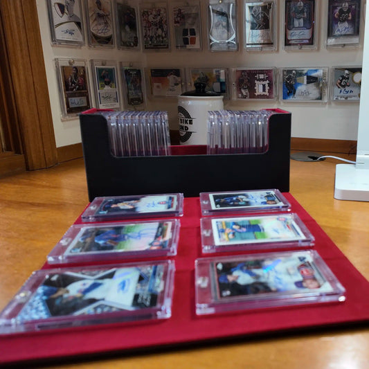 Top-down layout of FlexDeez carry case with display accessories